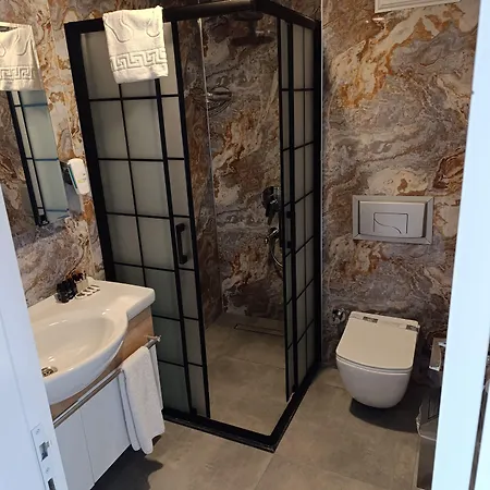 Adresin Hotel 4*