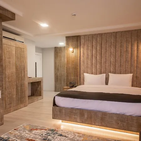 Hotel Adresin 4*