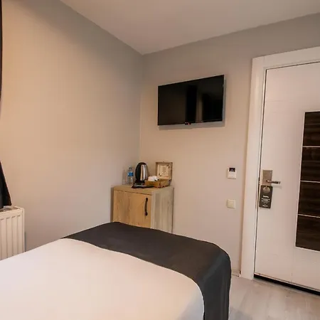Adresin Hotel 4*